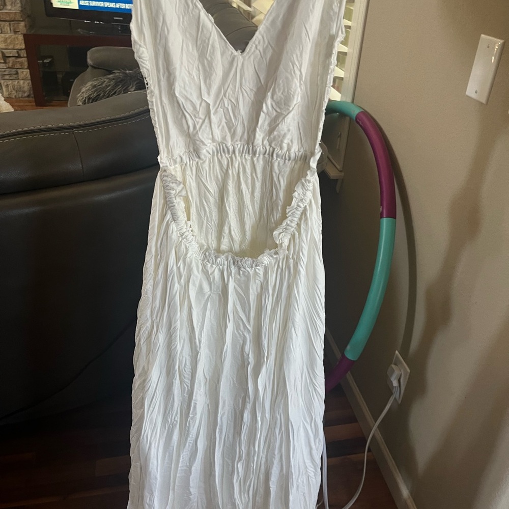 Lulu's White Ruffled Maxi - Picture 3 of 4